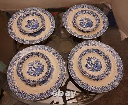Blue Willow Royal China 8 Piece Set English Dinnerware 4-Dinner Plates 4-Saucers