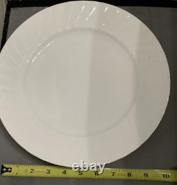 Churchill Fine Bone China White Gold Trim 4-Place Settings 20 Pieces Exquisite