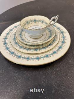Coalport Queen Elizabeth Ivory Fine Bone China 12 Place Settings 60 Pc England