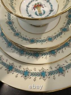 Coalport Queen Elizabeth Ivory Fine Bone China 12 Place Settings 60 Pc England