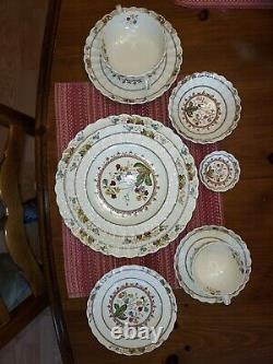 Eight 9 Piece Place Settings Of Copeland Spode Cowslip China Made In England