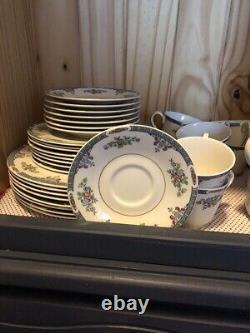 FULL SET Royal Doulton Cotswold Fine China Blue/White. Never used. 32 pieces