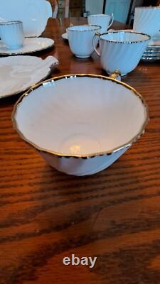 Gladstone Bone China Old Grecian Flute Luncheon 12 Plate & Cups Made In England