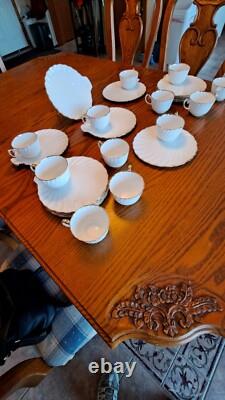 Gladstone Bone China Old Grecian Flute Luncheon 12 Plate & Cups Made In England