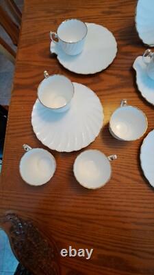 Gladstone Bone China Old Grecian Flute Luncheon 12 Plate & Cups Made In England