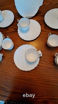 Gladstone Bone China Old Grecian Flute Luncheon 12 Plate & Cups Made In England