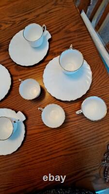 Gladstone Bone China Old Grecian Flute Luncheon 12 Plate & Cups Made In England