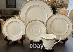 HARDWICK H5146 Royal Doulton Set Of (9) 5 Piece Place Settings Mint! Bone China