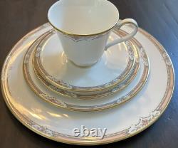 HARDWICK H5146 Royal Doulton Set Of (9) 5 Piece Place Settings Mint! Bone China