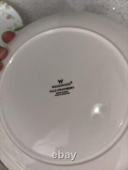 HTF Wedgwood Wild Strawberry Breakfast Plates 8.25 Set Of 8 Bone China