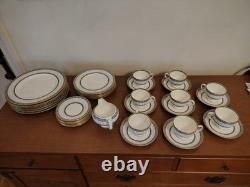 Magnificent Wedgwood Colonnade Black Pattern Service For 8. 1963- 33 pieces