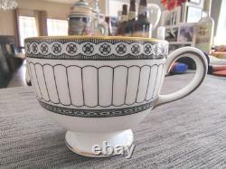 Magnificent Wedgwood Colonnade Black Pattern Service For 8. 1963- 33 pieces