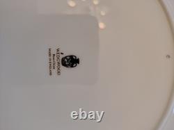Magnificent Wedgwood Colonnade Black Pattern Service For 8. 1963- 33 pieces