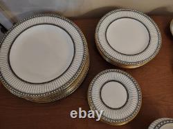 Magnificent Wedgwood Colonnade Black Pattern Service For 8. 1963- 33 pieces