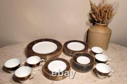 Minton Grandee Dinnerware Set for 6 + Extras Black & Gold England