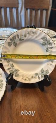 Minton Greenwich fine Bone China 24 piece set. 8 ppl setting S-705 collection