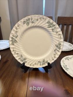 Minton Greenwich fine Bone China 24 piece set. 8 ppl setting S-705 collection