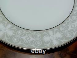 NEW Wedgwood ICING Fine Bone China Five Piece Place Setting Discontinued