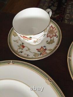 NIB Wedgewood Oberon Leigh Accent Made in England 5 Piece Set China