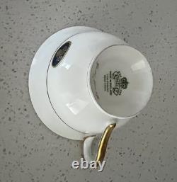 New Vintage Aynsley England Gold Dowery Complete 24 Piece, 4 Place Service 7892