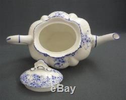 Nice 18 Pce SHELLEY England Dainty Blue Flower Bone China Tea Pot Tea Set for 4