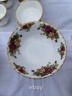 Old Country Roses Royal Albert Fine China 1962 From England 103 Pieces