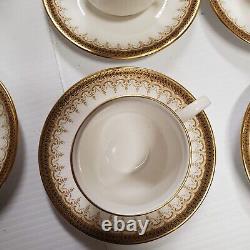 Paragon Fine Bone China Athena Tea Set Gold/White Majesty Queen England 20 Piece