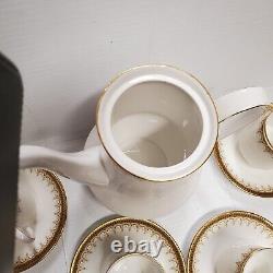 Paragon Fine Bone China Athena Tea Set Gold/White Majesty Queen England 20 Piece