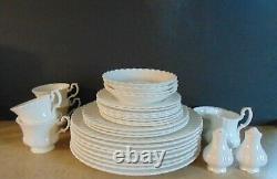 REDUCED Royal Albert Affinity bone china England 30 piece dinnerware set