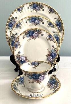 ROYAL ALBERT Moonlight Rose 5 PIECE PLACE STTING Dinner Plate Salad Bread Cup