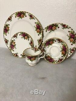 ROYAL ALBERT china OLD COUNTRY ROSES 1962 20piece Place Setting. Made In England
