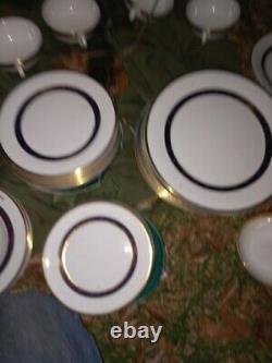 ROYAL DOULTON HARLOW BONE CHINA can sell singles or sets. Pm me for detail & $$$