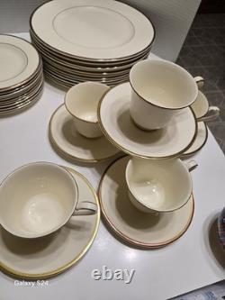 ROYAL DOULTON HEATHER Fine Bone China 50 Pieces Service For 10 Dinnerware Se