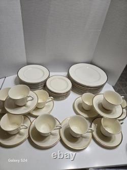 ROYAL DOULTON HEATHER Fine Bone China 50 Pieces Service For 10 Dinnerware Se