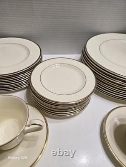 ROYAL DOULTON HEATHER Fine Bone China 50 Pieces Service For 10 Dinnerware Se