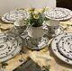 ROYAL DOULTON YORKTOWN 16 Piece 4 Place Settings Blue and White China England