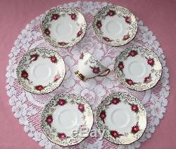 Roslyn Bone China tea set (teapot, cups, saucers, plates) Bone china England