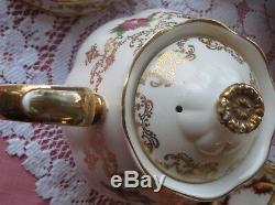 Roslyn Bone China tea set (teapot, cups, saucers, plates) Bone china England