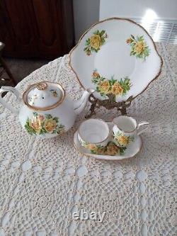 Royal Albert Bone China -yellow Tea Rose Pattern 24 Piece Tea Set- England