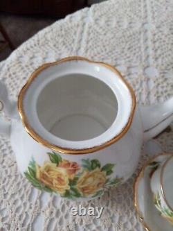 Royal Albert Bone China -yellow Tea Rose Pattern 24 Piece Tea Set- England