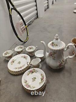 Royal Albert England Mass Rose Coffee and dinner set