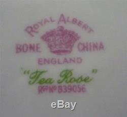 Royal Albert England Yellow Tea Rose Bone China 23 Piece Tea Set Service for 6