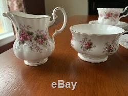 Royal Albert Lavender Rose Bone China England 18 Piece Tea Set