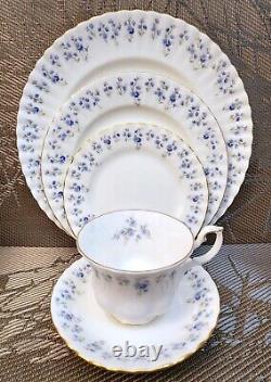 Royal Albert MEMORY LANE Blue Floral Gold Bone China England SIX 5-pc. Settings