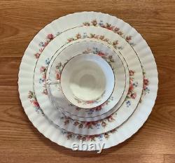 Royal Albert Moss Rose Bone China England Service for 4 20 Total Pieces