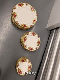 Royal Albert Old Country Roses 30 Pc Dinner Plate Set Bone China England