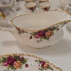 Royal Albert Old Country Roses Bone China Dinner Set England 1962, 87 pieces