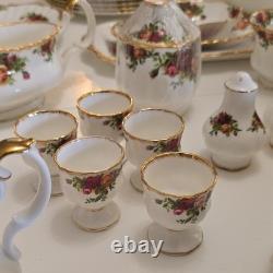 Royal Albert Old Country Roses Bone China Dinner Set England 1962, 87 pieces