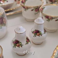 Royal Albert Old Country Roses Bone China Dinner Set England 1962, 87 pieces