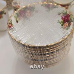 Royal Albert Old Country Roses Bone China Dinner Set England 1962, 87 pieces